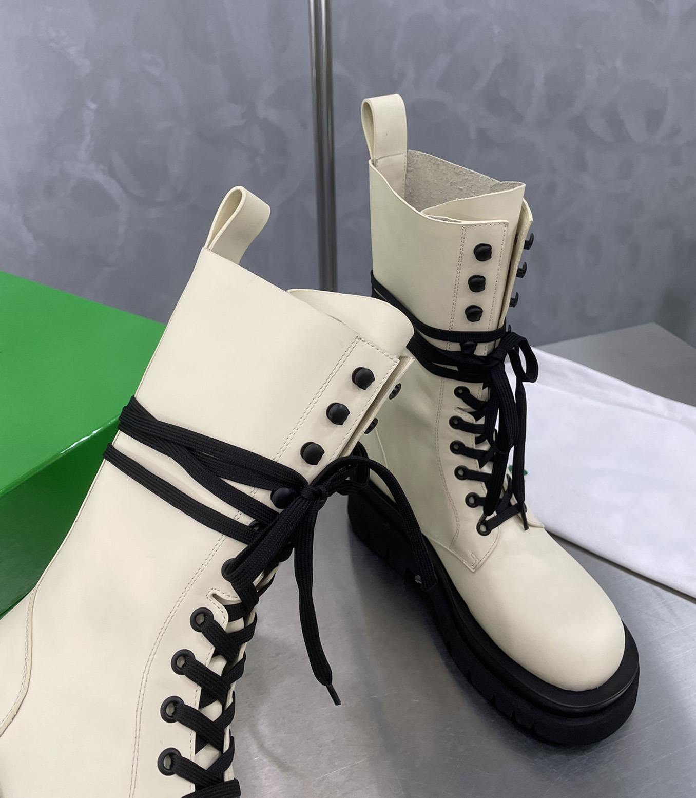 Newest HIGH quality brand Luxury Designer Short Boots Leather Boots Thick Bottom Round Toe Female Runway Lace up Mid-calf Motorcycle Boots boots