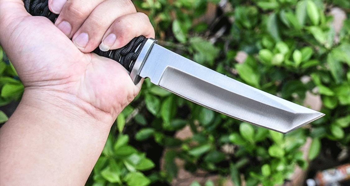 Knife self-defense outdoor survival knife sharp high hardness field survival tactics carry straight knife blade High quality products sharp