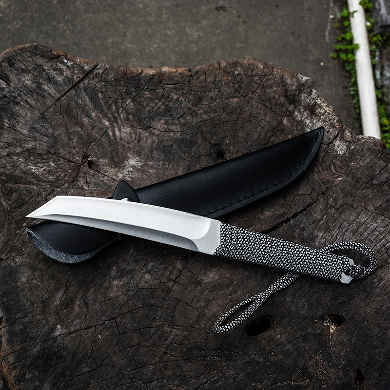 Knife self-defense outdoor survival knife sharp high hardness field survival tactics carry straight knife blade Strong, sharp, and high-quality products