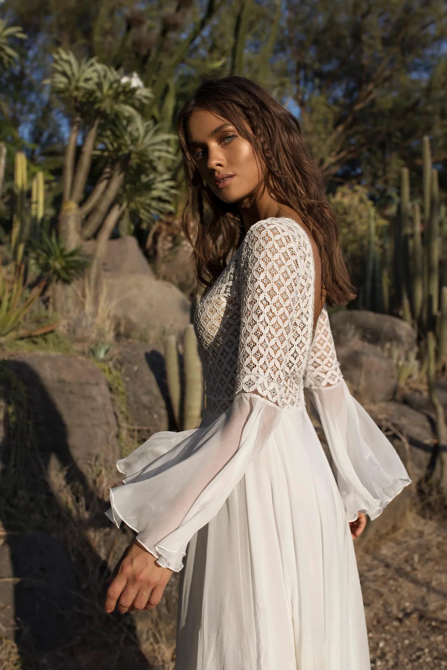 Asaf Dadush Boho Wedding Dresses Deep V Neck Long Tulle Appliqueラインフロアの長さボヘミアンウェディングドレスバックレスブライダルドレス