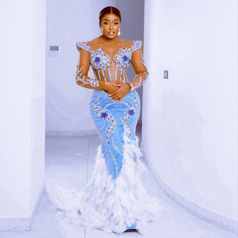 Shine Feather Promdress Mermaid Light Blue Luxurious Evening Prom Dress Long Sleeves Lace Pärled Birthday Party Gowns Second Reception Gown for Black Women St617