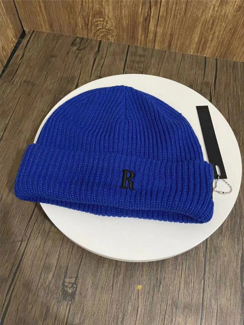 Chapeau tricoté avec lettres brodées pour l'hiver, bonnet chaud et épais pour homme et femme, bonnet de ski, décontracté, casquette de crâne, mode, couleur unie, casquette de couple