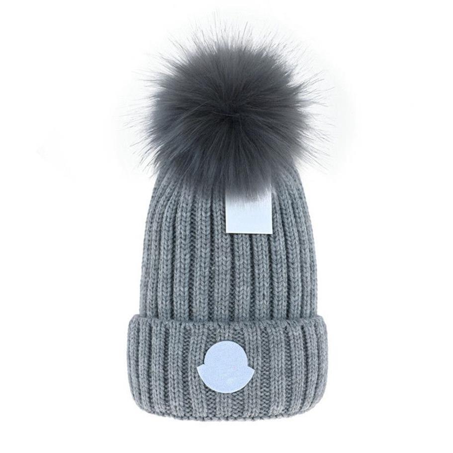 Mens Beanie Cap Designer Bucket Chapéus Nova Moda Feminina Senhoras Quente Inverno Beanie Grande Pele Falso Pom Poms Bobble Chapéu Ao Ar Livre M-4248P