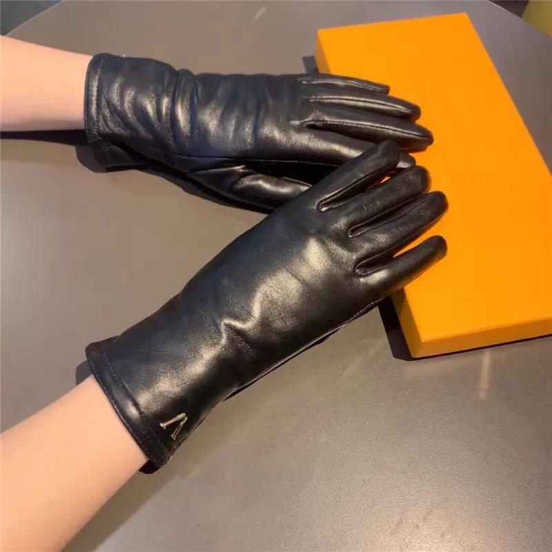 Casual Metal Letter Leather Gloves 100% Sheepskin Mantens Högkvalitativa kvinnor Glove Winter Warm Drive Mitten med plysch foder245U