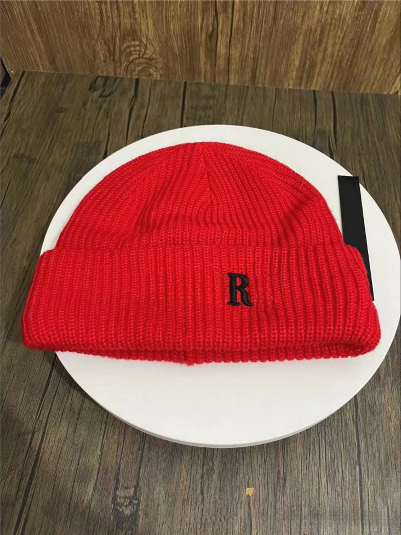 Chapeau tricoté avec lettres brodées pour l'hiver, bonnet chaud et épais pour homme et femme, bonnet de ski, décontracté, casquette de crâne, mode, couleur unie, casquette de couple