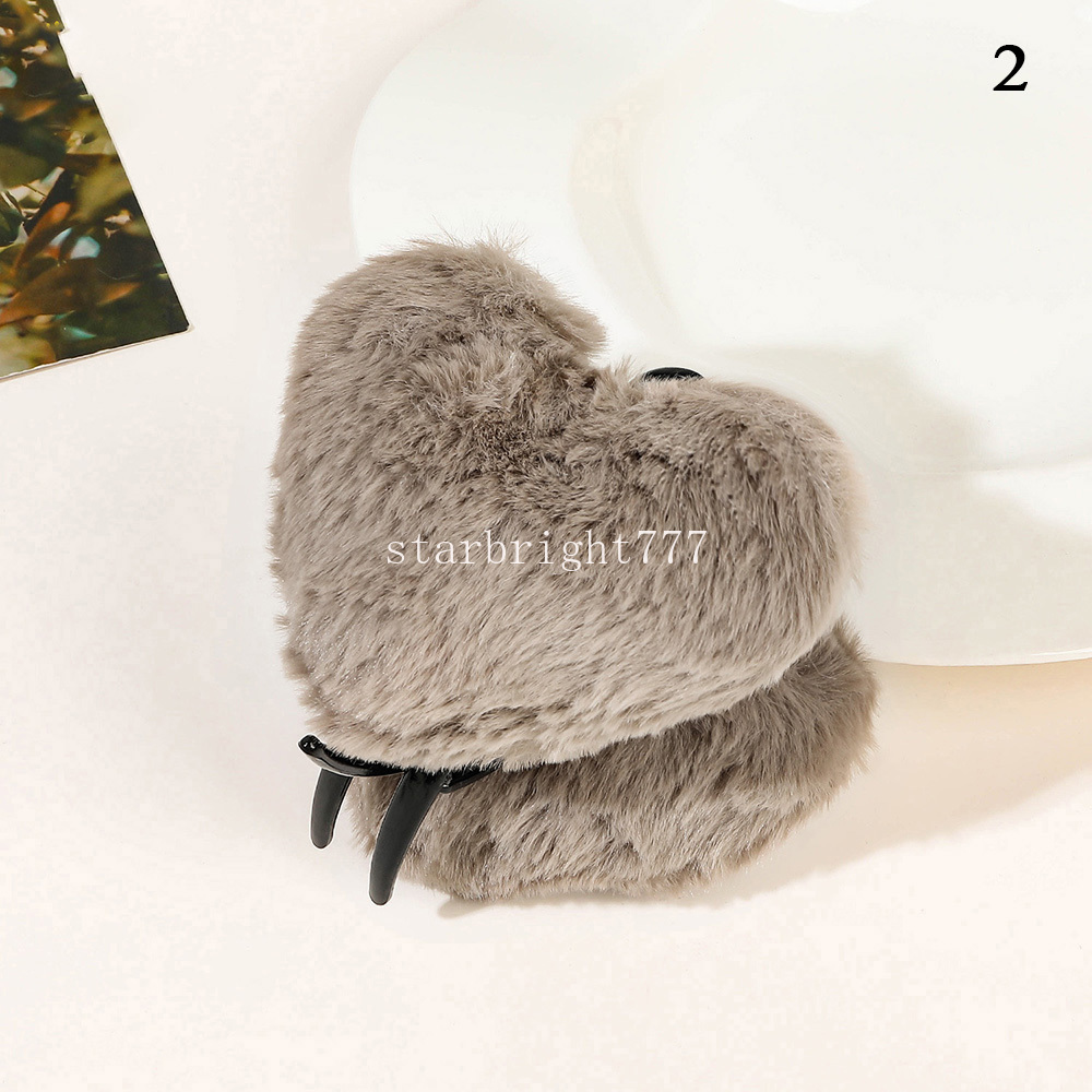 New Love Heart Plush Hair Claw Hairy Acrylic Hairpins Ponytail Clip Hair Accessories Soft Warm Shark Clip Headwear Hair Clips