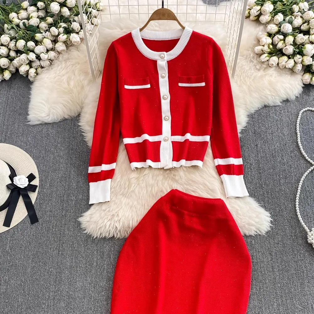 İki parçalı elbise Sonbahar Kış Çizgili Örme İki Parçalı Set Kadınlar Noel İncileri Tek Göğüslü Kazak Ceket ve Düz Midi Etek Takımları 2024