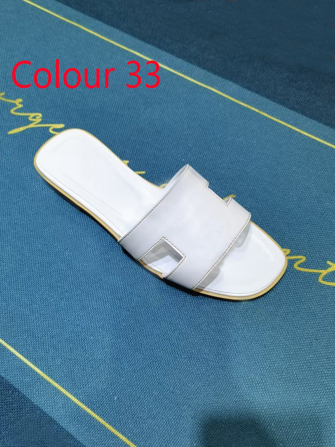 Pantoufles de plage Classique Talon plat Été Paresseux Designer chaussure mode Dessin animé Grosse tête tongs en cuir dame Diapositives chaussures pour femmes Hôtel Bain Dames sandales sexy taille 34-41-42