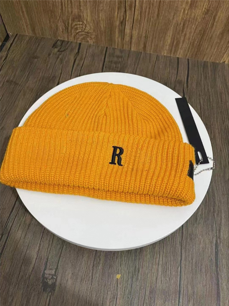 Chapeau tricoté avec lettres brodées pour l'hiver, bonnet chaud et épais pour homme et femme, bonnet de ski, décontracté, casquette de crâne, mode, couleur unie, casquette de couple