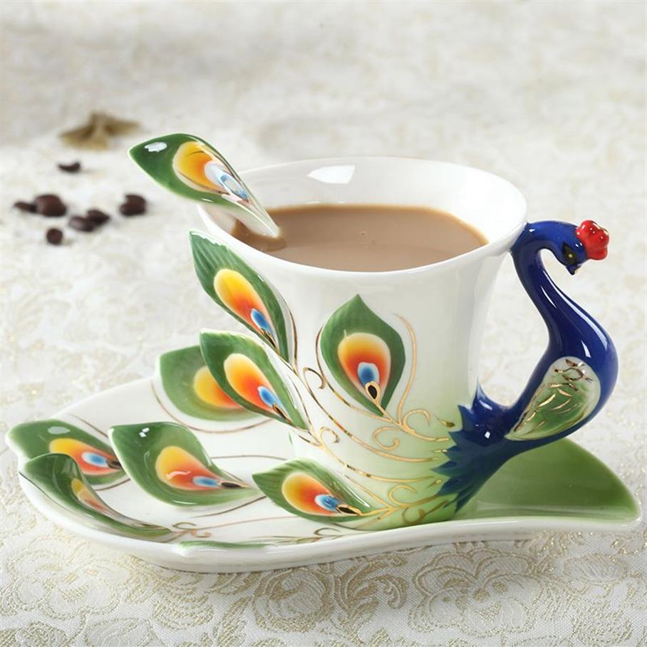 Nouveau Design Paon Tasse À Café En Céramique Tasses Créatives Os Chine 3d Couleur Émail Tasse En Porcelaine Avec Soucoupe Et Cuillère Café Thé Sets317i