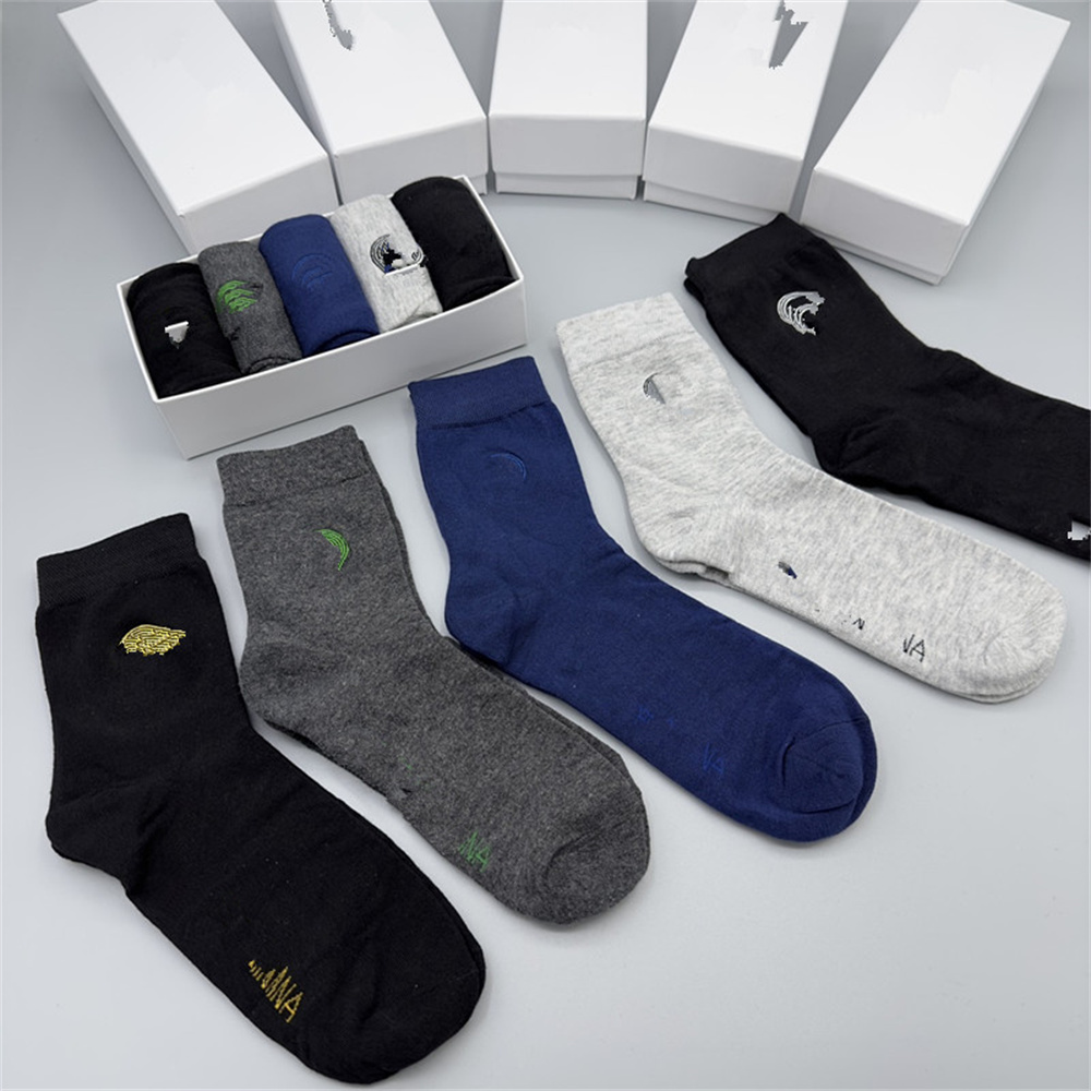 2023 Designer-Herren- und Damensocken Fünf Paar luxuriöse Sport-Winter-Mesh-Buchstaben-bedruckte Socken aus bestickter Baumwolle x1