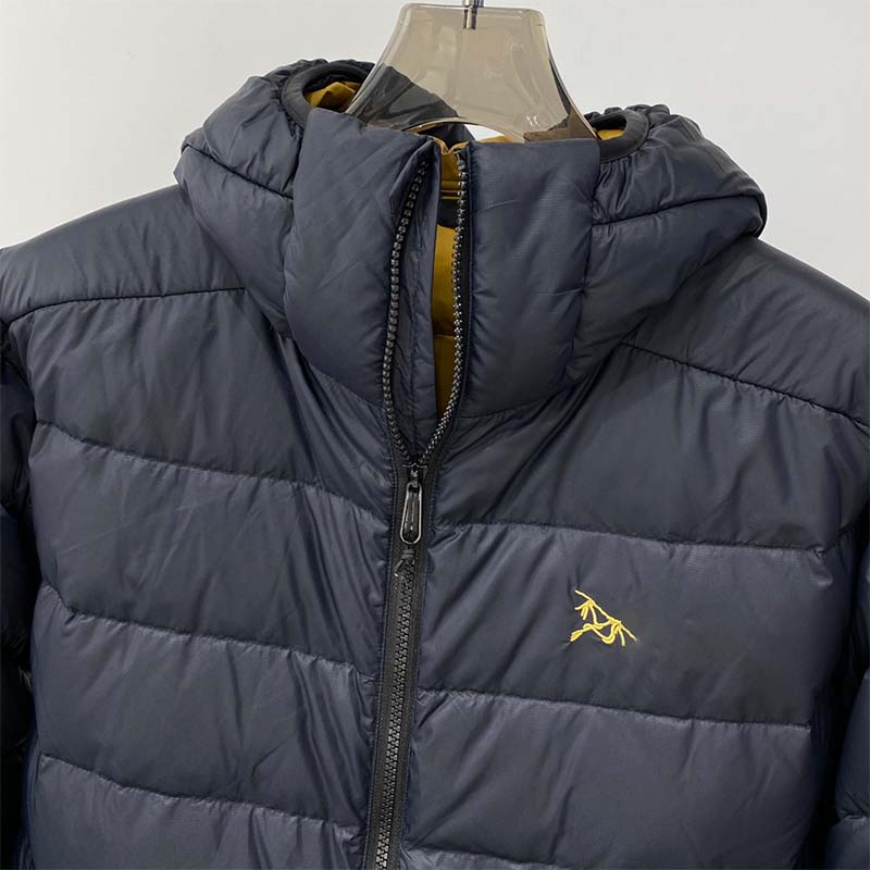 Arcter Designer Winter Coat、フードとジッパーの閉鎖を備えた豪華な女性の風の暖かいコートによるメンズフードダウンジャケット。