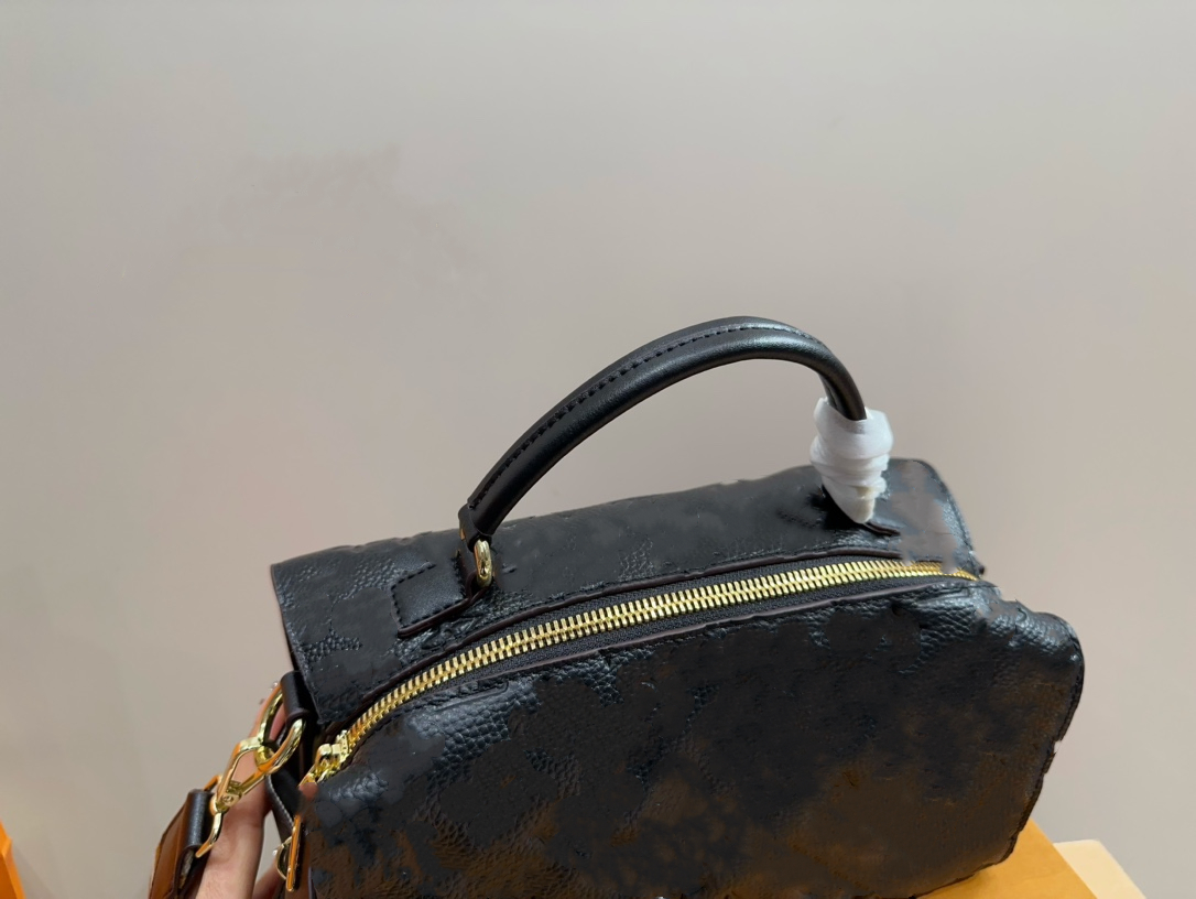 Kvinnors lyxkvalitet Märke väskor axelväska präglad handväska sned ryggsäck designer väska kvinna plånbok ren läder totes väskor crossbody messenger väskor