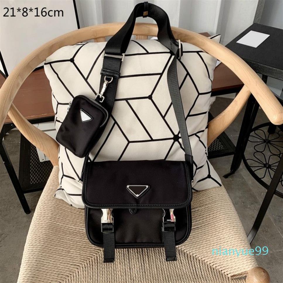 2022 Mens Bluecases pretas Designer Nylon Bags de ombro de moda Moda Triângulo Messenger Bag252z