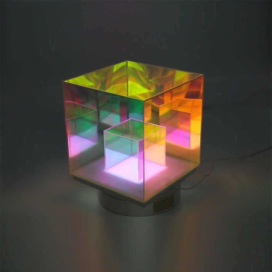 Bordslampor Decorazione Cubo Luce Notturna RGB Atmosfera Corlorful Acrilico Cubo Magico Lampada Da Tavolo Ristorante Illuminazione245s