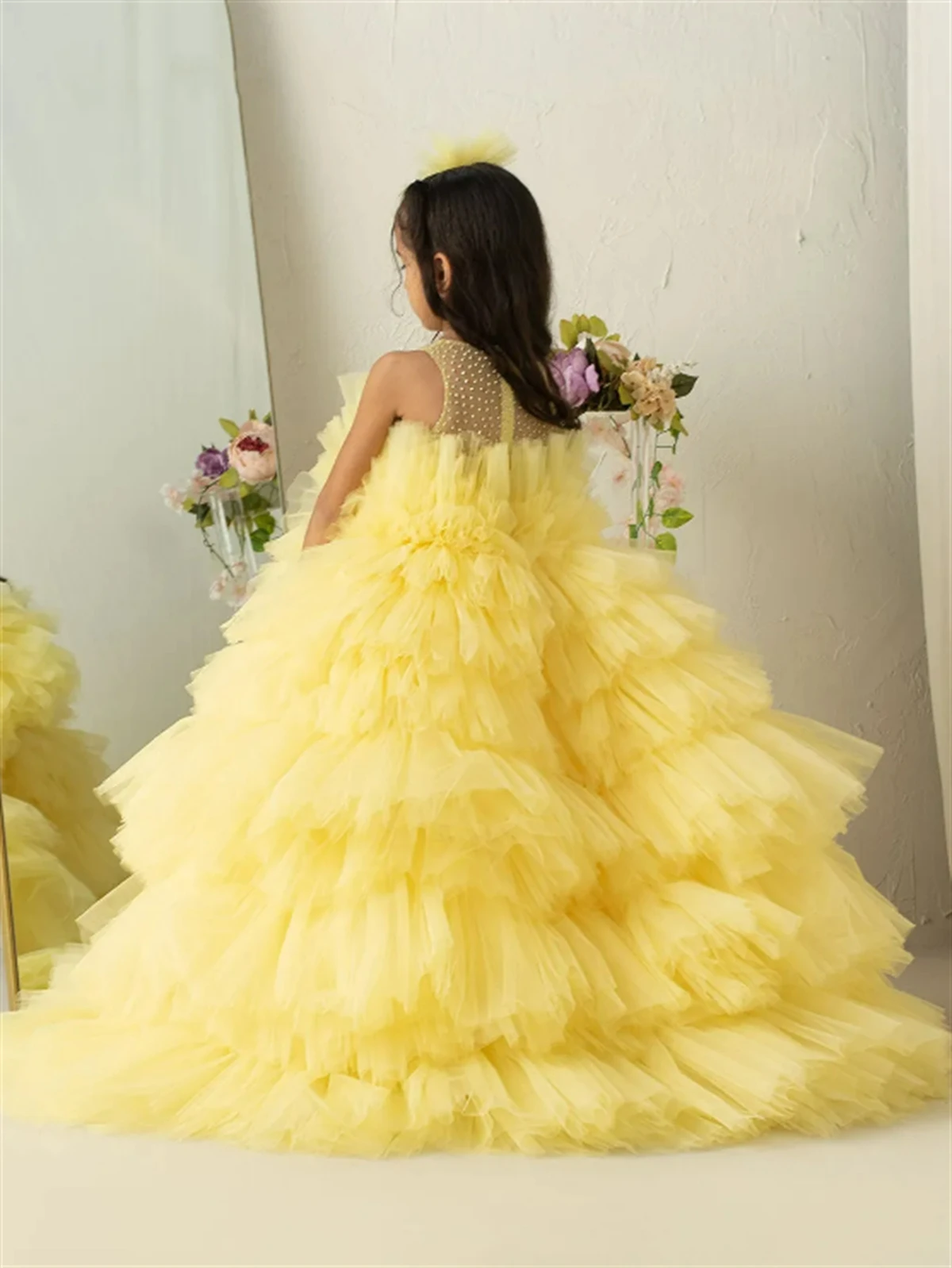 Robes longues simples à fleurs jaunes pour filles, col bijou, sans manches, robe de bal en Tulle, longueur au sol, sur mesure pour fête de mariage