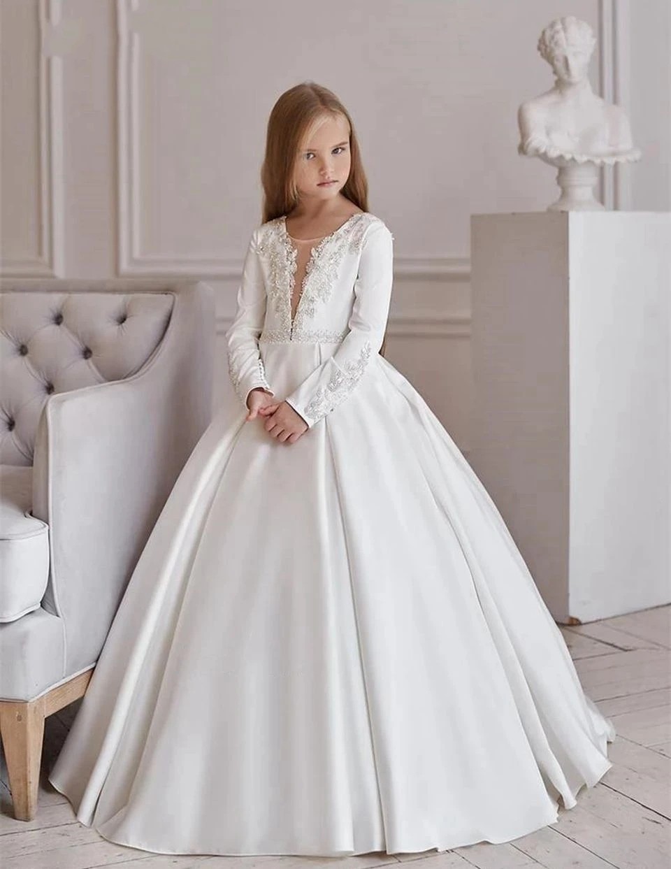 Robes de fille de fleur en satin ivoire col rond manches longues strass perlées petites filles robes de mariée de fête formelle balayage train robe de première communion pour tout-petits CL3048