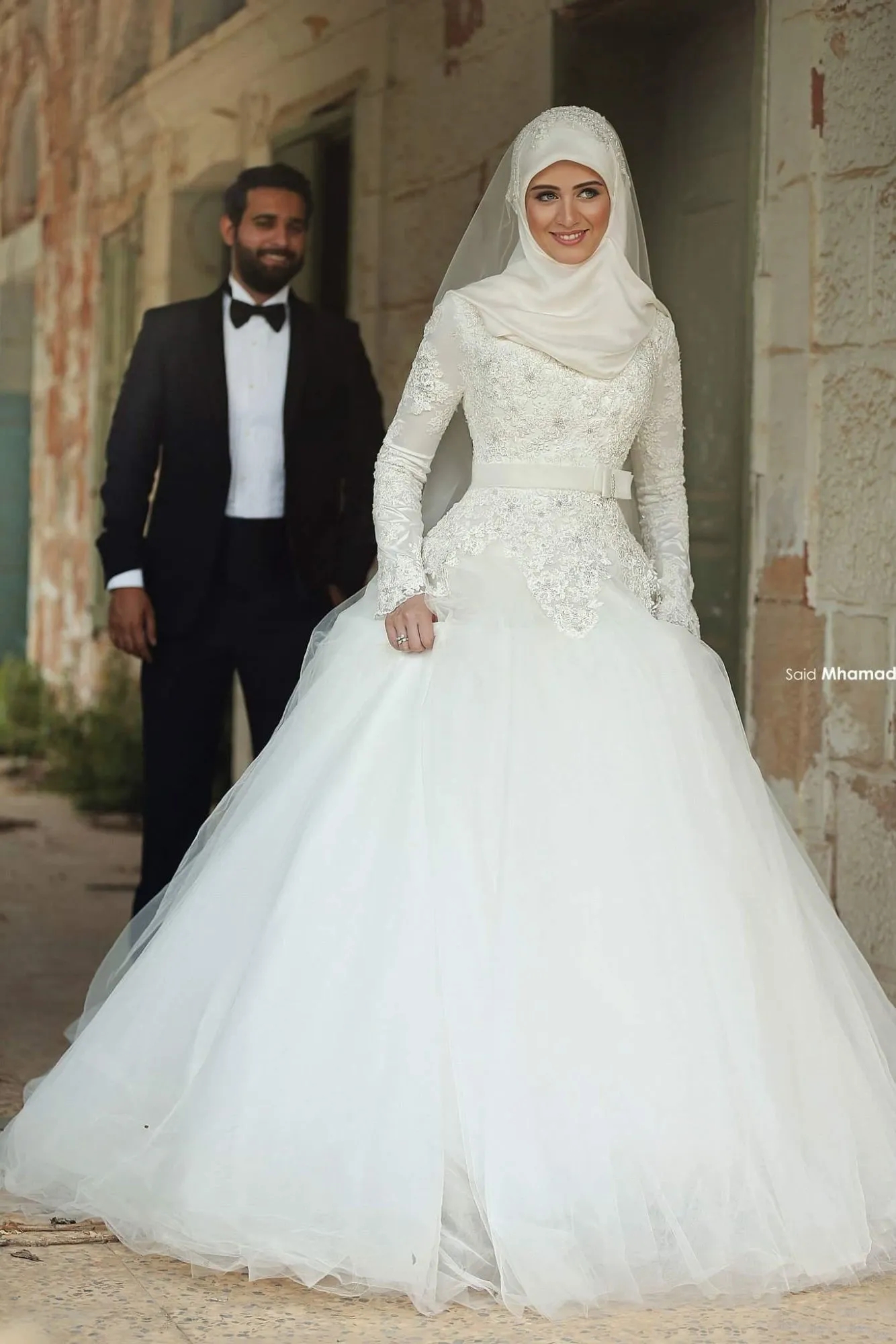 イスラム教徒のウェディングドレスは、Mhamad Lace Winter Bridal Gowns Long Neck Arabic Islamic Aラインのウェディングドレスを言った