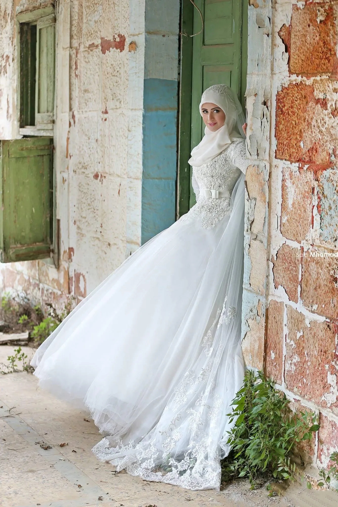 イスラム教徒のウェディングドレスは、Mhamad Lace Winter Bridal Gowns Long Neck Arabic Islamic Aラインのウェディングドレスを言った