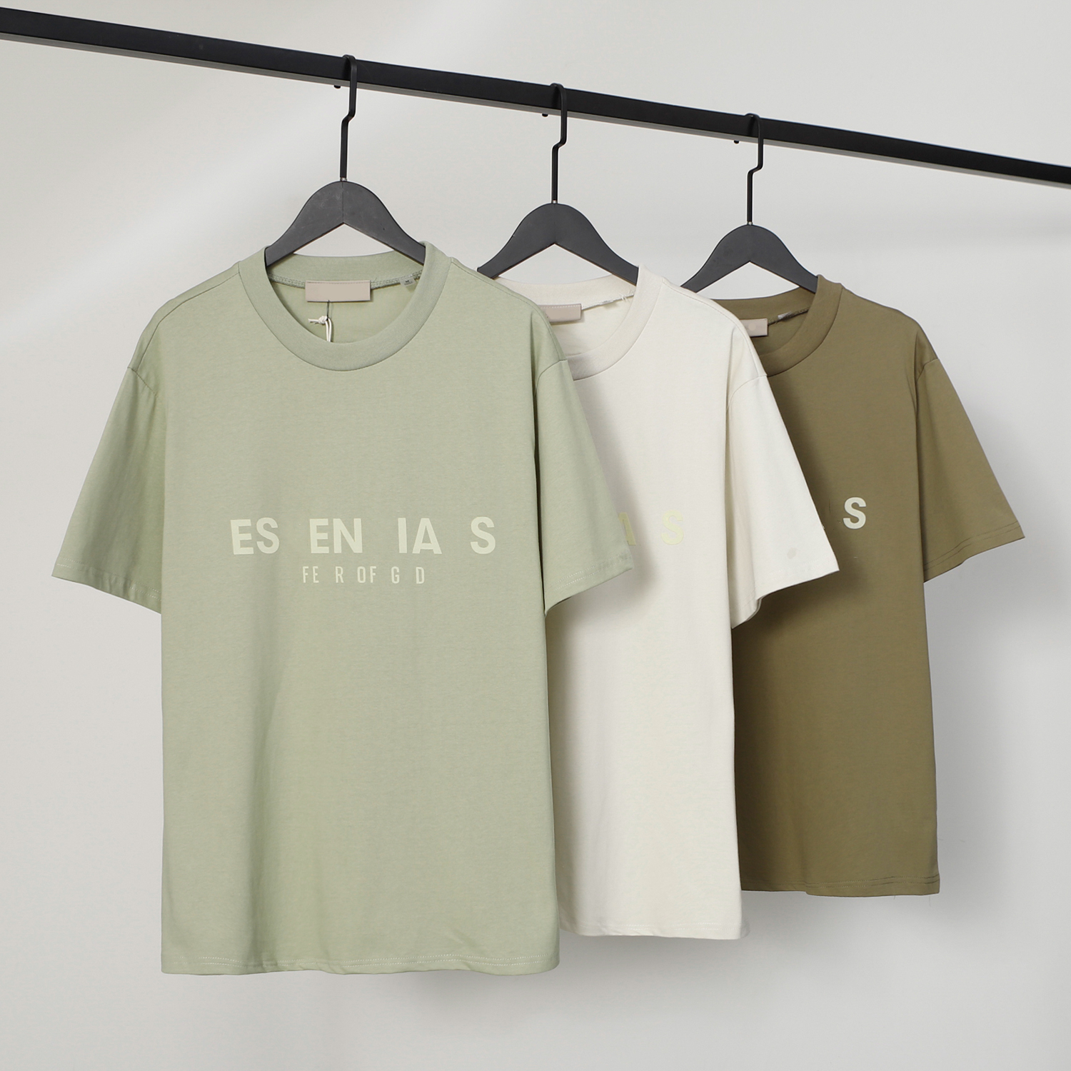 EssentialSweathirts Paylaşım Moda Erkek Tişörtleri Tasarımcı Gömlek Günlük Tshirt Pamuk Nakış Kısa Kollu Yaz T-Shirt 24