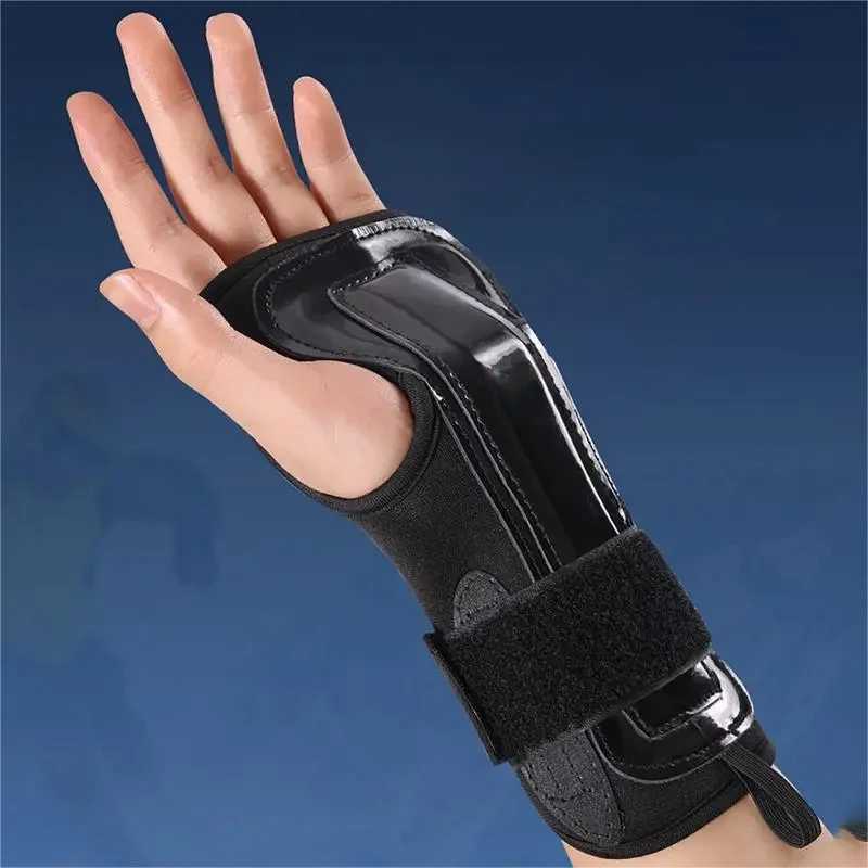 Ski Gloves Roller Skating Wrist Support Gym Wrist Guard Non-Slip Hand Snowboard Protection Roller Pain Relief Skiing Training GlovesL23118