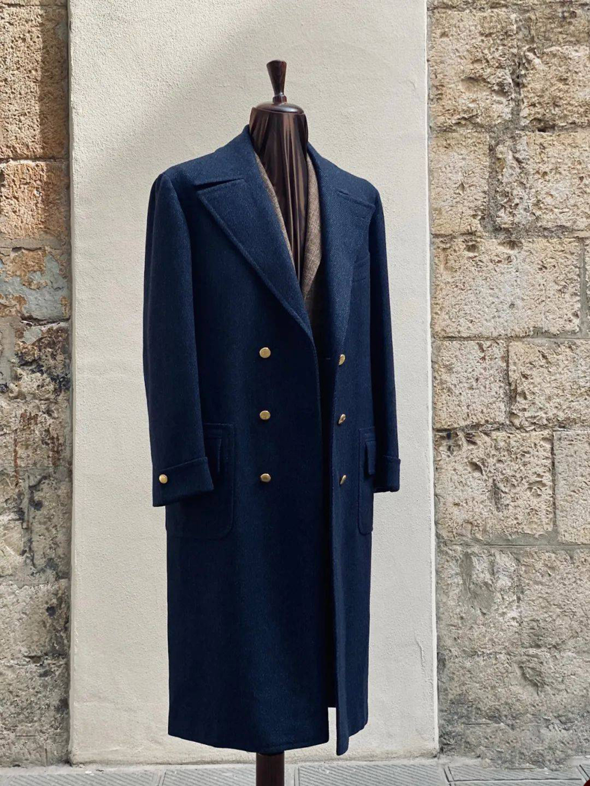 Cappotto da uomo blu navy in lana spessa con risvolto con visiera a maniche lunghe da sposo, giacca da sfilata di moda feste di compleanno