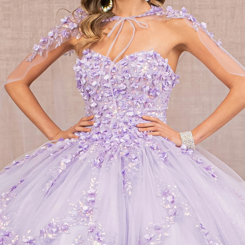 Lavendel glänzender Quinceanera Kleiderkugel von der Schulterkristallapplikation 3D -Blüten mit Cape Corset Vestidos Para XV Anos