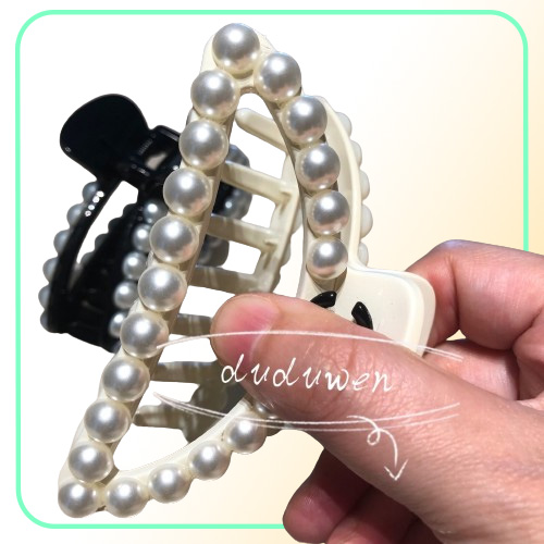 8x43cm Fashion Vintage Pearls Acryic Hair Claw Gravierte C -Auswahlklemmen 2C Klassische Haarzubehör VIP9661481