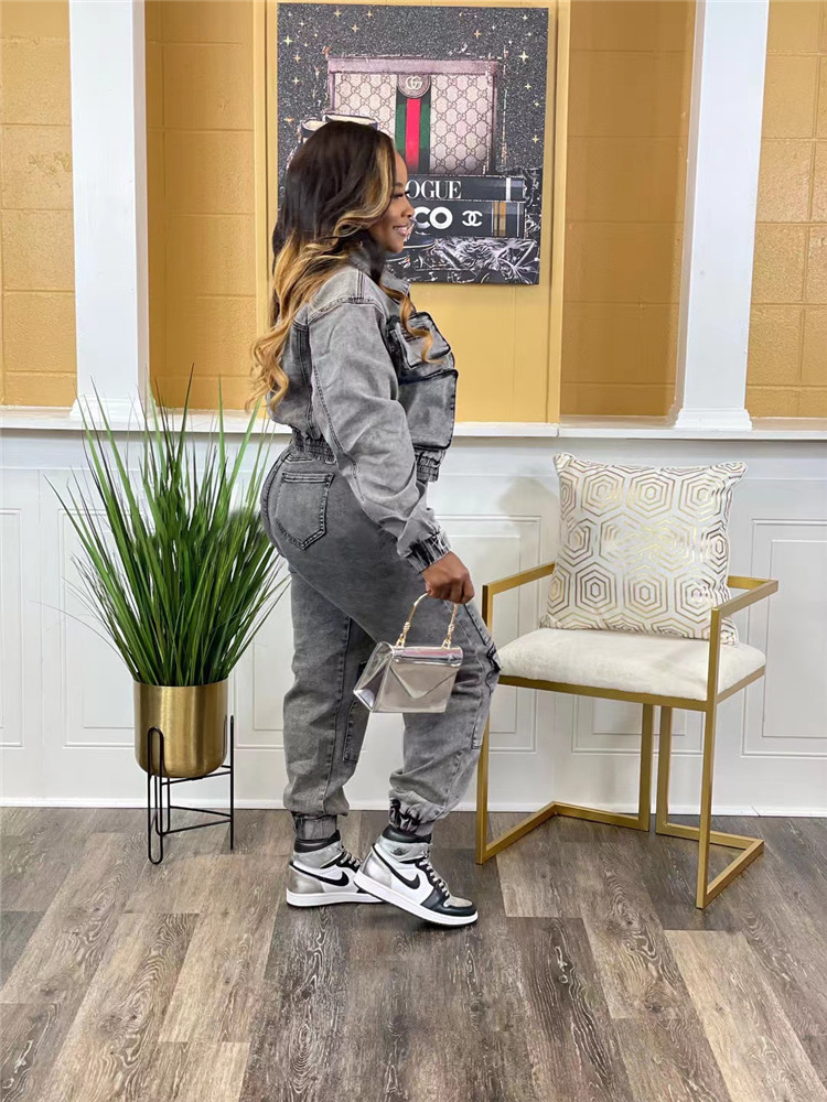 2024 Designer Denim Tracksuits Two Piece Sets Women Fall Winter Sweatsuits Long Sleeve Denim Jacket Pants Pockets Jeans Vintage Outfits Wholesale Clothes 10427