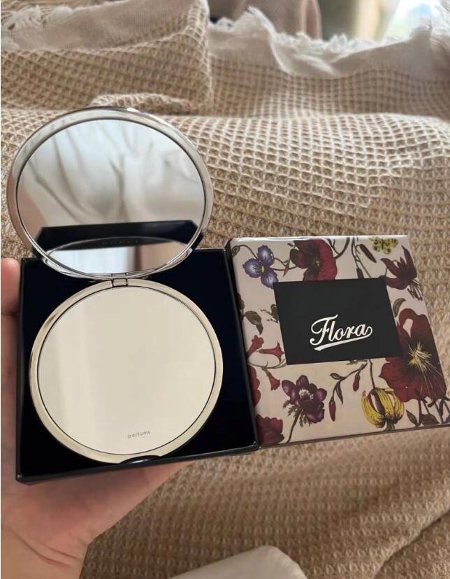 Luxury Gold Travel Makeup Mirror Compact Stainless Steel Metal Pocket Vanity Mirror 2 Sided Women Portable Folding Mirror Gift