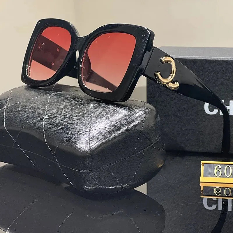 Designer-Sonnenbrille, luxuriöse Monogramm-Sonnenbrille für Damen, Diamant-Design, Bein-Sonnenbrille, Outdoor-Reise-Foto-Sonnenbrille, mit Originalverpackung V24C