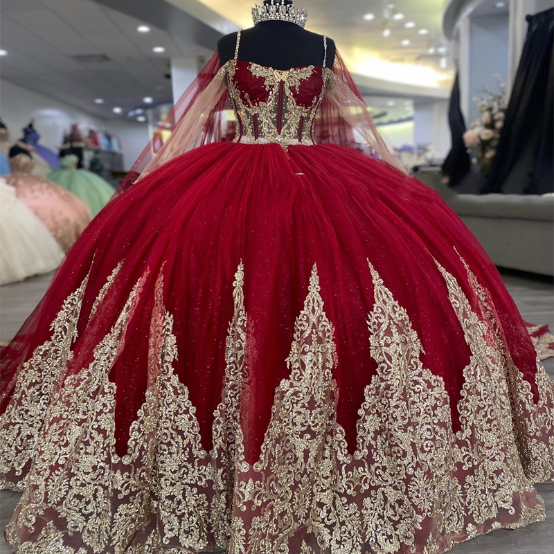 Sparkly Red Quinceanera Dresses Halter Beads Gold Appliques Lace With Cape Princess Sweet 16 Party Gown vestidos para xv anos 15