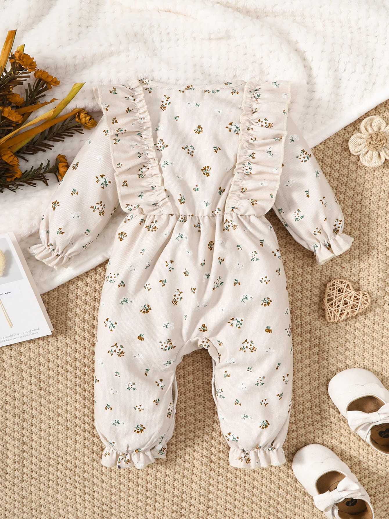 Rompers 3-24 månaders baby flicka långärmad blommig bodysuit vår och höst jumpsuit för småbarn flicka mode ruffle onesie klädsel231114