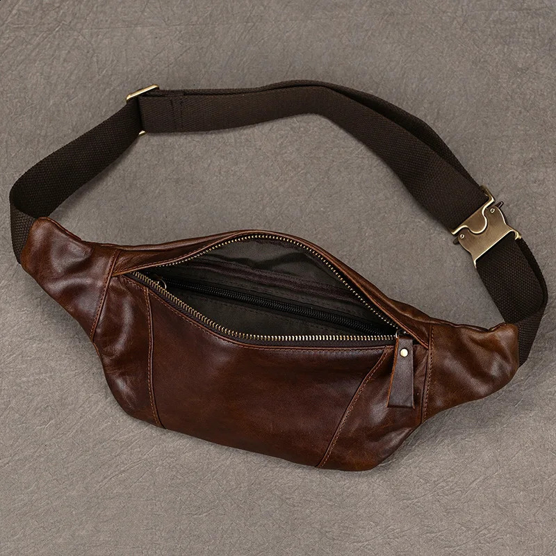 Midjepåsar Herrläder bröstväskor Crossbody axelväska för man manlig läder i midjepaket för slingväska för utomhussportbältespåse liten 231214