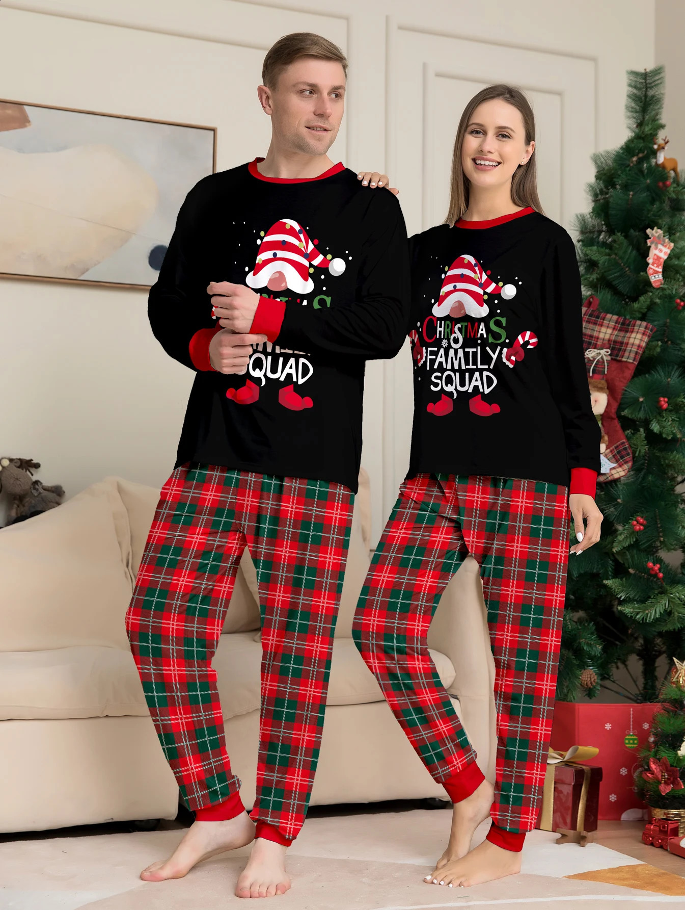 Bijpassende familie-outfits 2024 Vrolijk kerstpyjama Set Ouder-kind 2-delig pak Baby Hond Romper Kerstlook Schattig Zacht 231214