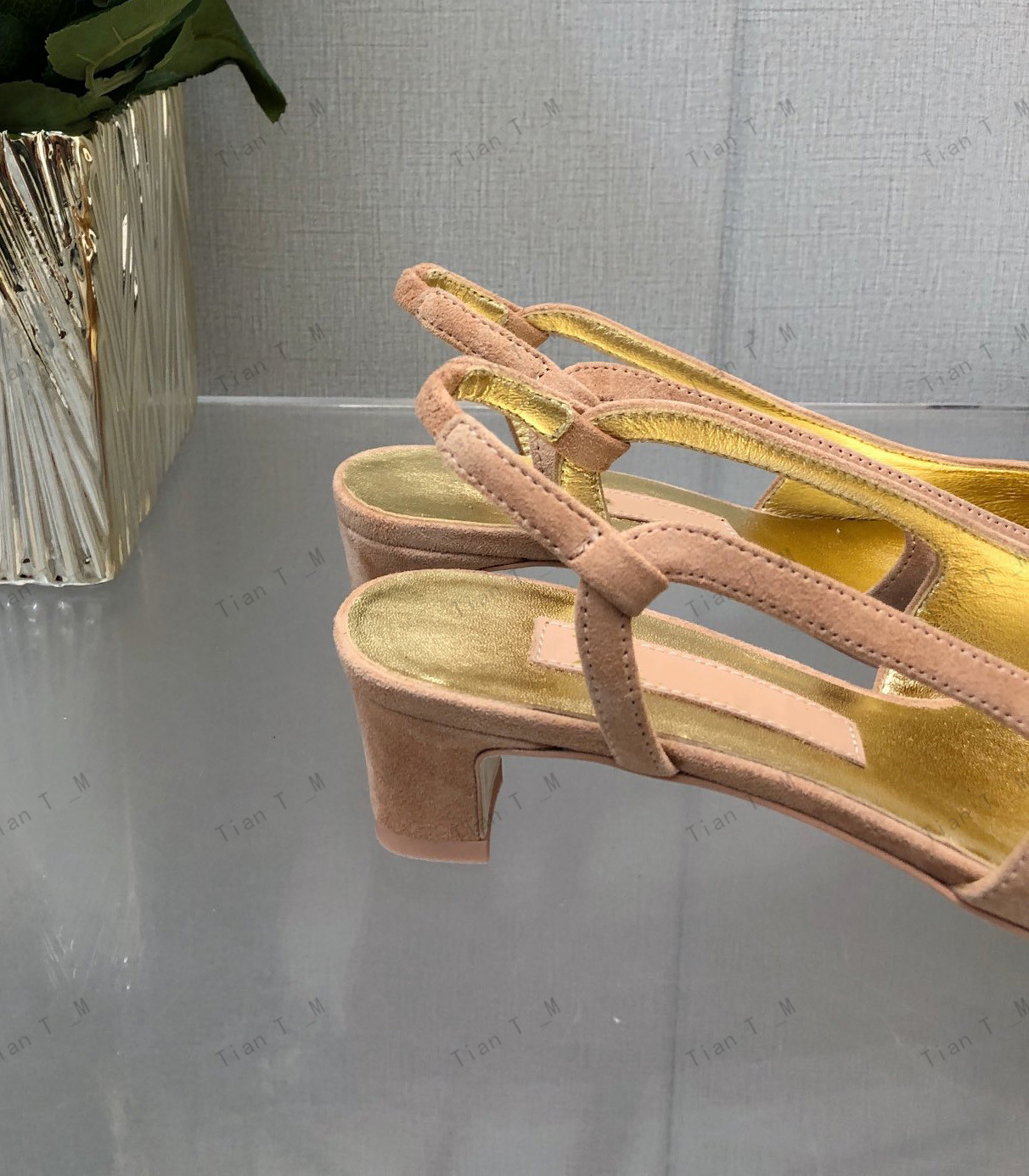 Neueste hochwertige Damen-Pumps, High Heels, gemischte Farben, Damen-Sandalen mit mittlerem Absatz, goldene runde Zehenpartie, Patchwork-Slip-On, eleganter Schuh, Kid-Wildleder, klobiger Absatz, Slingback-Kanal