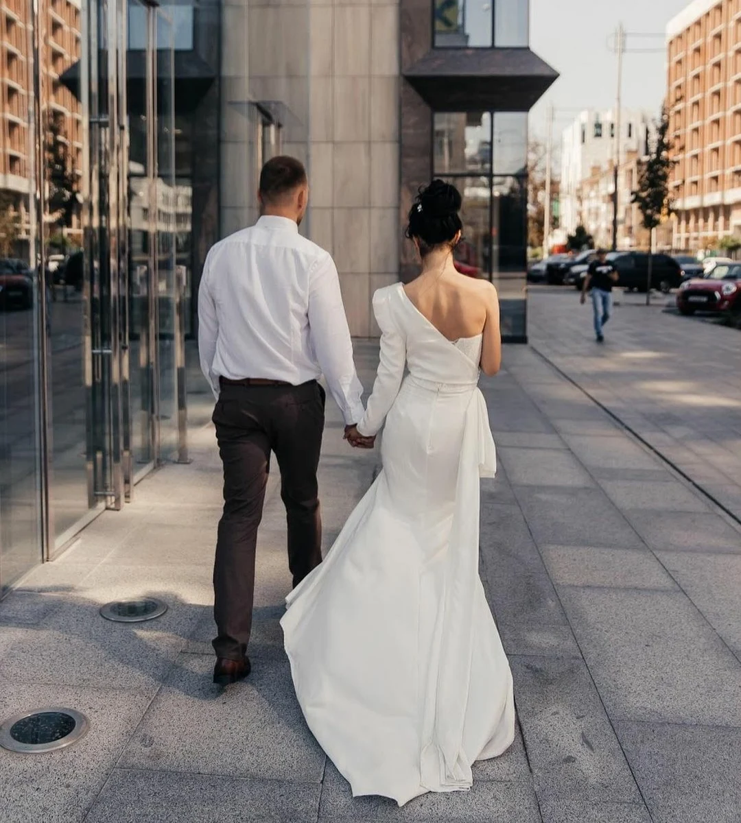 Robes de mariée satin longues élégantes