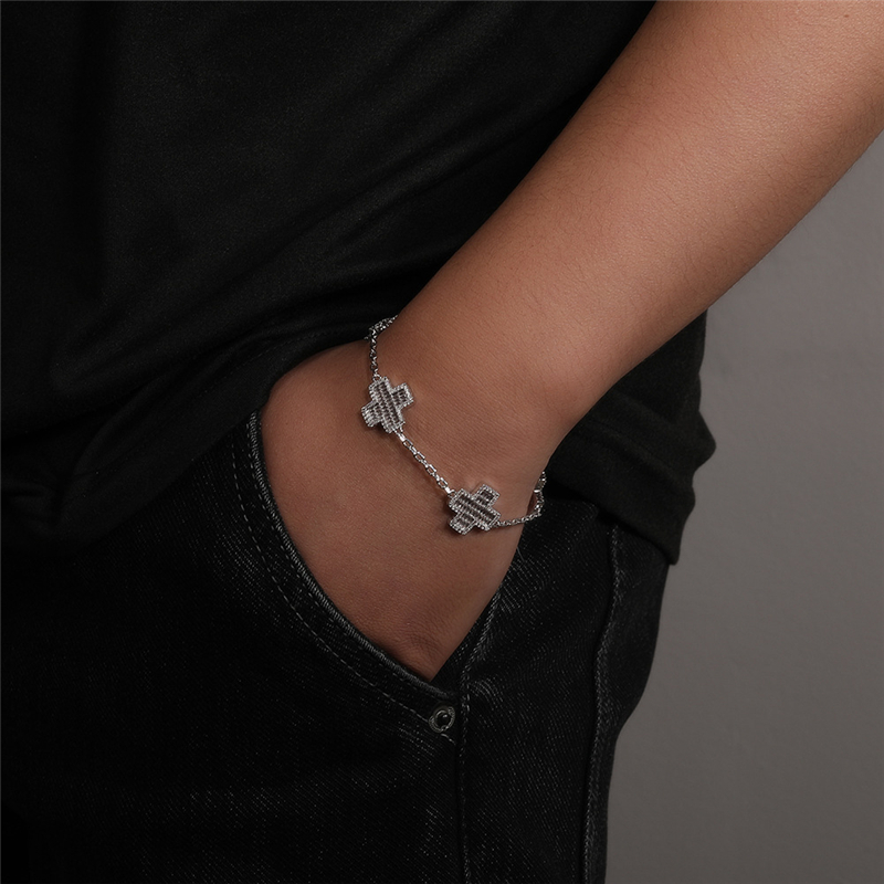 Nieuw aangekomen kruisarmband Lichte luxe Lab Diamond ingelegde nisontwerp Veelzijdige armbanden voor dames