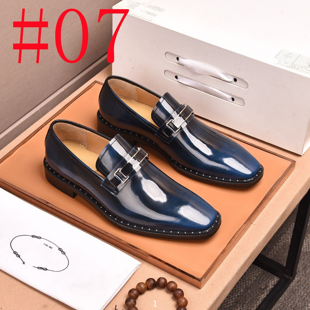 15style Luxurious Brand Brogue Brown Black Men Business Designer Dress Shoes Pointed Toe Men Wedding Shoes Leather Formal Shoes casual flats 38-45