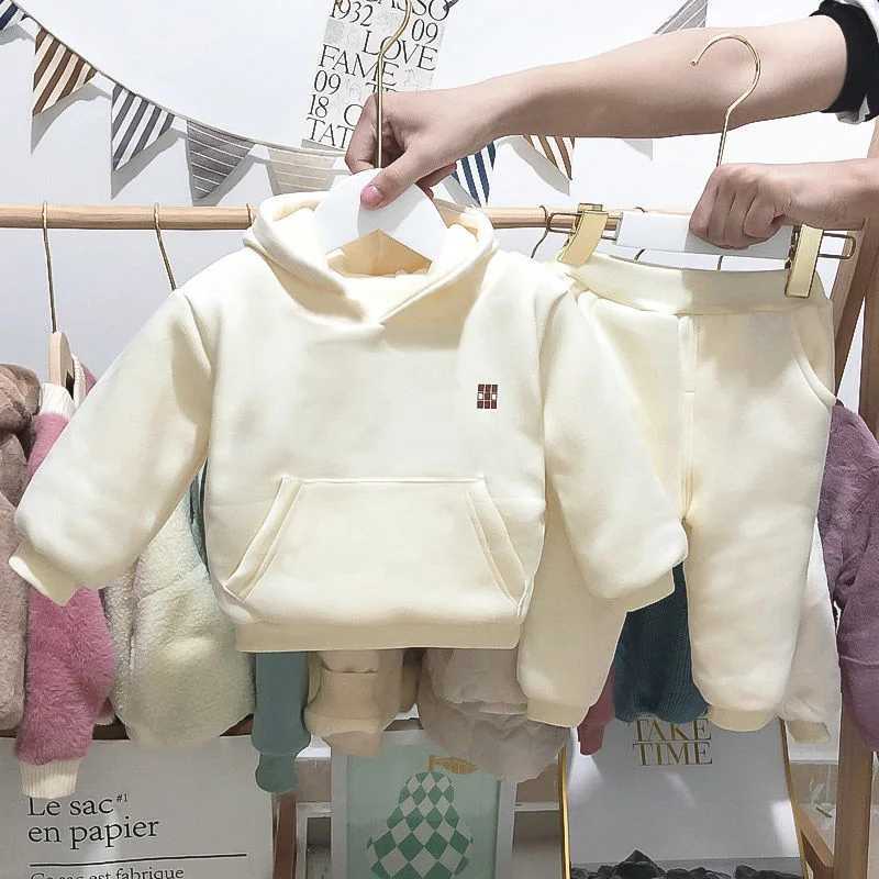 Kläder sätter mode Nyfödda flickor pojke kläder set hoodie och byxa 2st varma fleece foder bebe hooded kostym vinterkläder set 0-3y