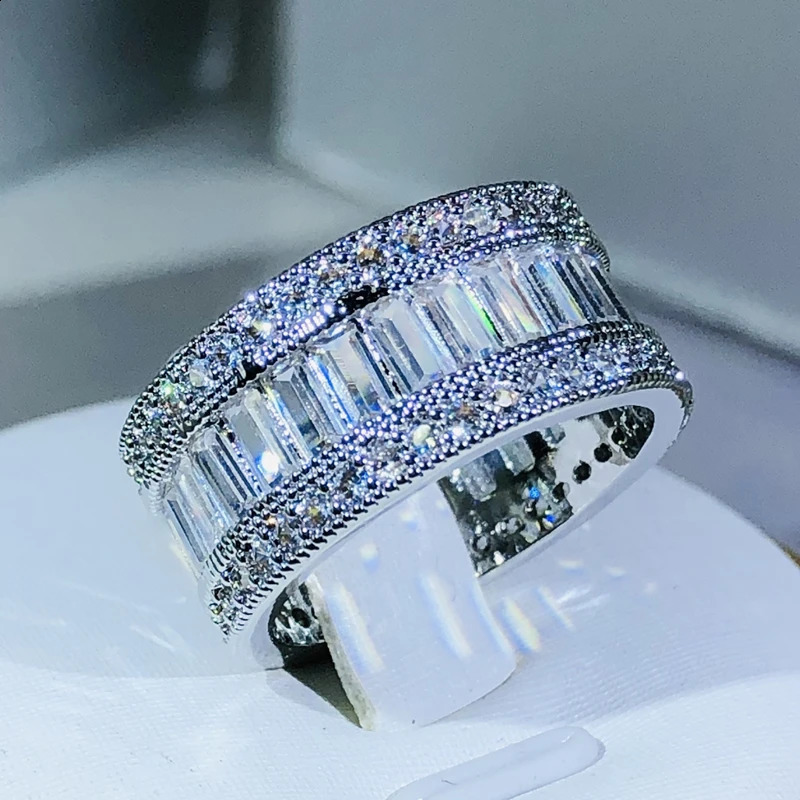 Fedi nuziali Semplice ed elegante Argento sterling 925 Rettangolo CZ Anello di cristallo con zirconi Promessa di fidanzamento le donne 231214