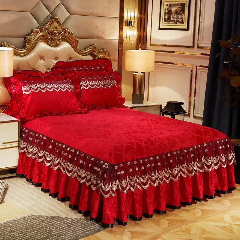 Gonna letto 3 pezzi Set biancheria da letto Copriletto morbido di lusso Gonna letto rialzata Lenzuola di lino regolabili Copriletto Queen King Size con federe 231214