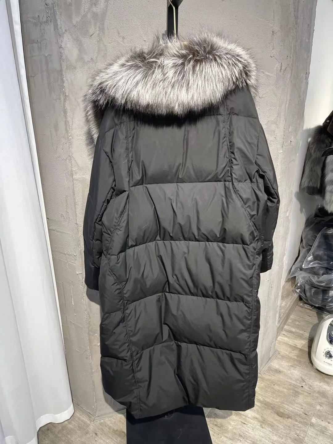 Piumino da donna Parka invernale da donna caldo cappotto 90% piumino d'oca lungo collo in vera pelliccia di volpe spessa capispalla di lusso cappotto femminile streetwear 231214