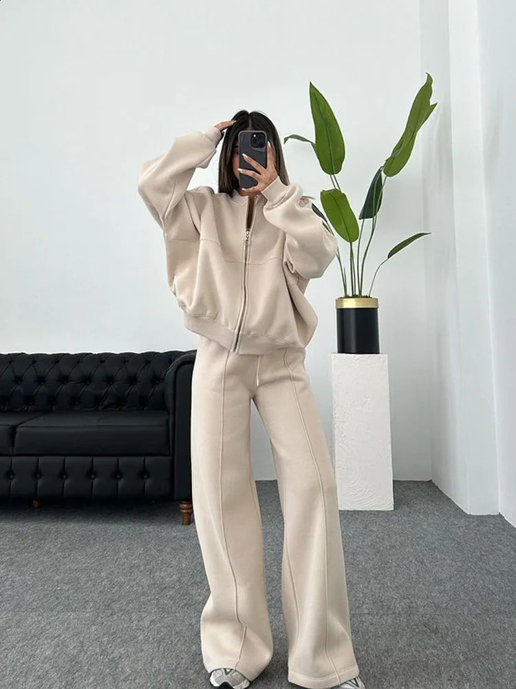 Womens Two Piece Pants Fashionable solid womens track suit casual Oneck pants set for autumn long sleeved zippered jacket loose fashionable sportswear 231214