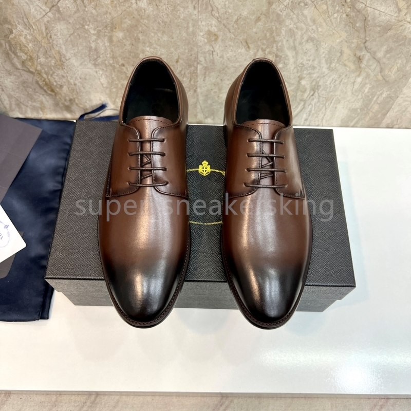 Homens 100% mocassins de couro genuíno designers vestido sapatos marca noivo sapatos de casamento dos homens negócios festa de casamento casual solas planas sapatos casuais tamanho 38-45 com caixa