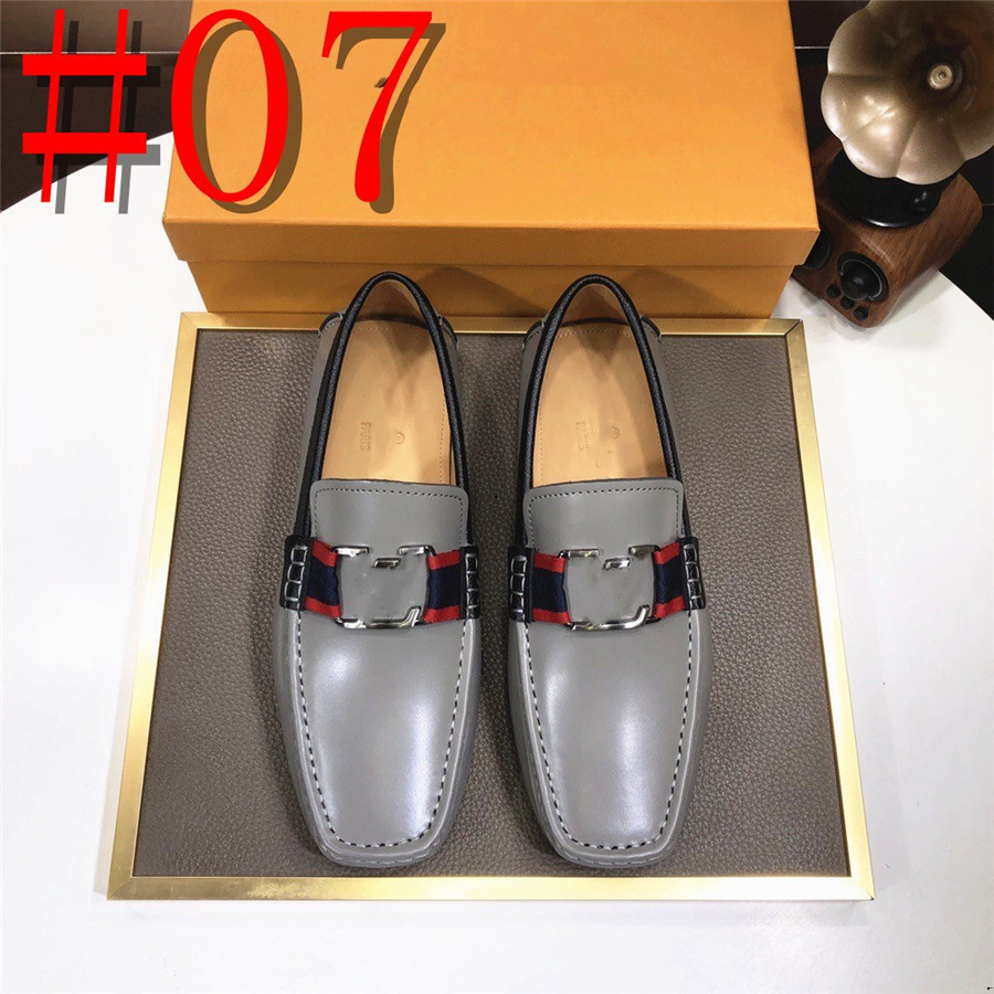 40modell Nya våren Mäns mocka lyxiga loafers italiensk stil Tassel Casual Leather Men Shoes Designer Gradient Scrub Slip On Wedding Footwear Storlek 38-46