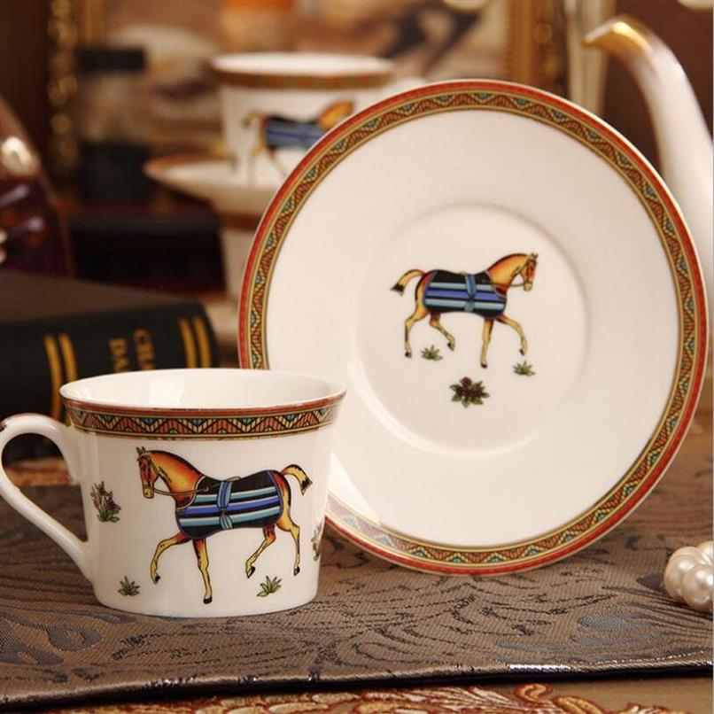 Taza de café de porcelana con diseño de caballo, juego de café de porcelana de hueso con platillo, vasos, tazas de té con contorno dorado, 291p