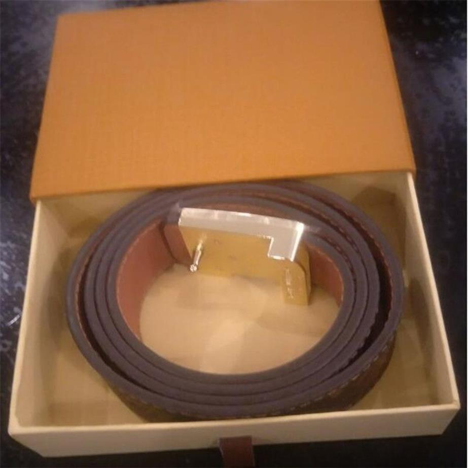 2024 Fashion Big Buckle Véritable ceinture en cuir avec boîte de créateurs Box Men Femmes Femmes de haute qualité Nouvelles ceintures pour hommes329