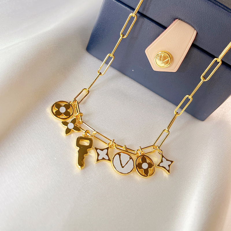 Projektant luksusowy klasyczny gęsty łańcuch mosiężny naszyjnik francuska marka podwójna litera złota multi flower klucz wysokiej jakości miedziane kobiety urok biżuterii dostarcza matkę prezent