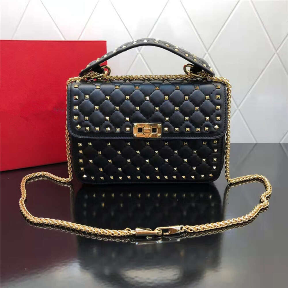 Ling Sheepskin Vallen Bags Messenger Square Small Bag Portable Lattice Rivet Chain Designer Womens Versatile One Shoule Leather XRFX